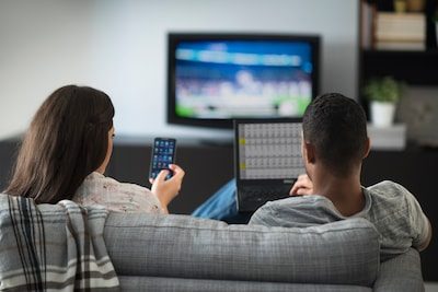 Levenslang goedkoper of grote korting in het eerste jaar? Deze actuele telecompromo’s zijn je geld (niet) waard