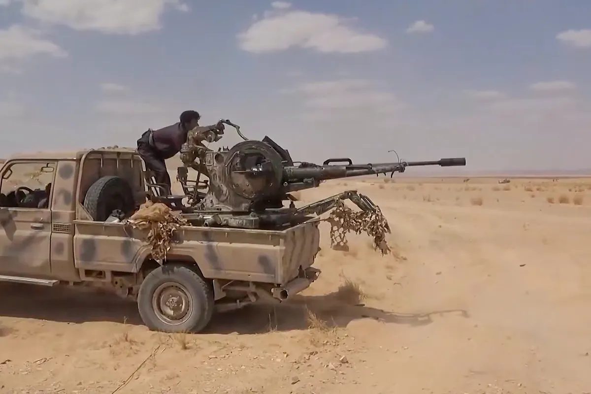 Hutíes anuncian un ataque contra una base saudita tras nuevos combates contra las fuerzas de Yemen