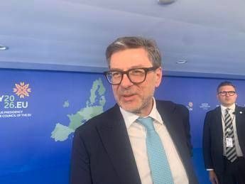Manovra, Giorgetti: "A studio taglio tasse giovani, penso a flat tax 5% su aumenti stipendio"