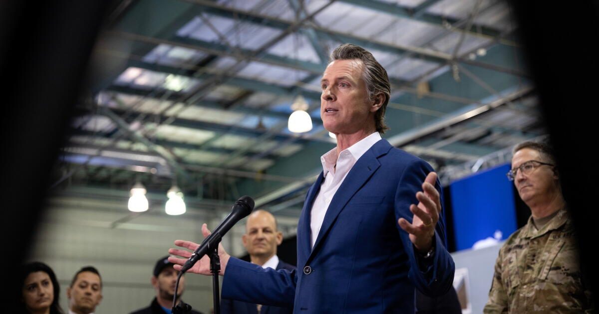 Commentary: Gavin Newsom is a lame duck. Can his presidential hopes still take flight?