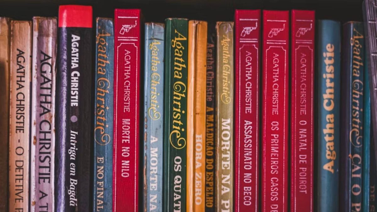 In Search Of The New Agatha Christie: 5 Overrated Crime & Mystery Books, & The New Authors To Read Instead
