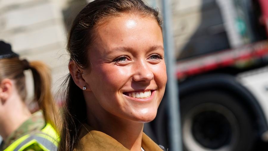 Deler nye billeder: Prinsesse Isabella fik fornemt besøg