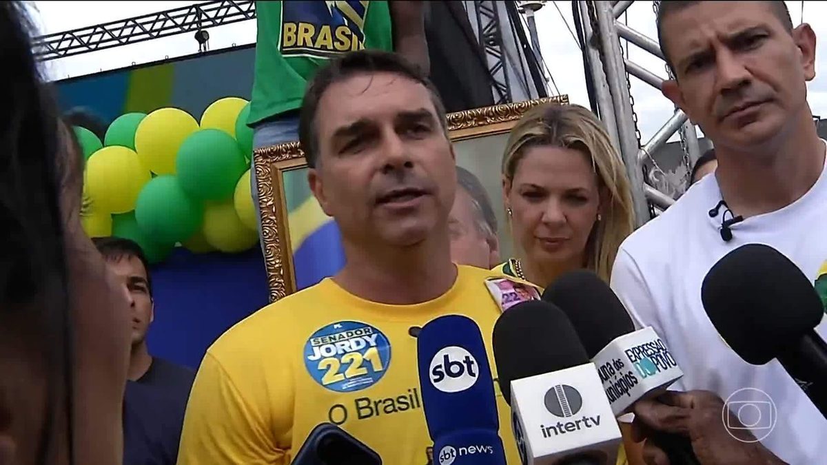 Flávio Bolsonaro, candidato à Presidência pelo PL, faz campanha no Rio de Janeiro