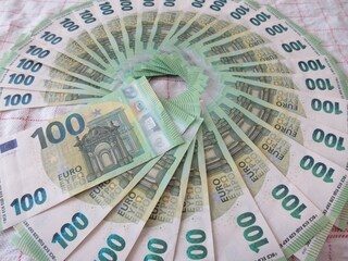 Langue française : Faut-il dire « conséquent » ou « considérable » ? Ne commettez plus la faute