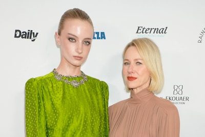 Dochter Kai (17) van actrice Naomi Watts wint als eerste transgender persoon modellenprijs
