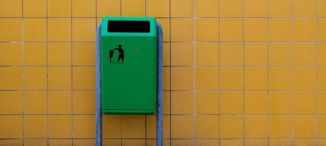 Buttiamo quasi 2 kg di elettronica a testa nei rifiuti: recuperarla si può, ma costa