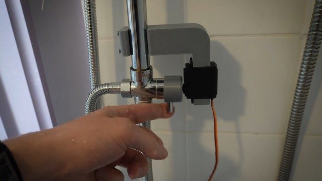 Una doccia smart con comandi vocali offline, grazie a ESP32