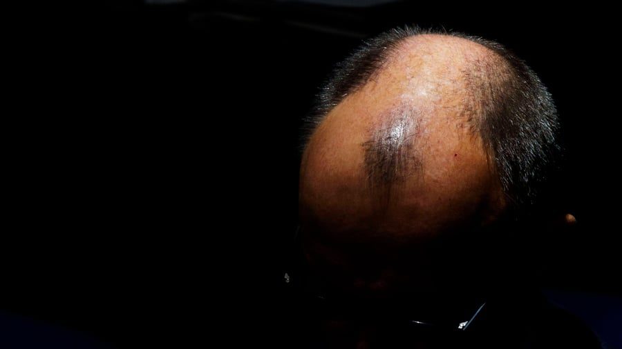Bundesregierung: Ein tiefblauer Schatten legt sich über Friedrich Merz
