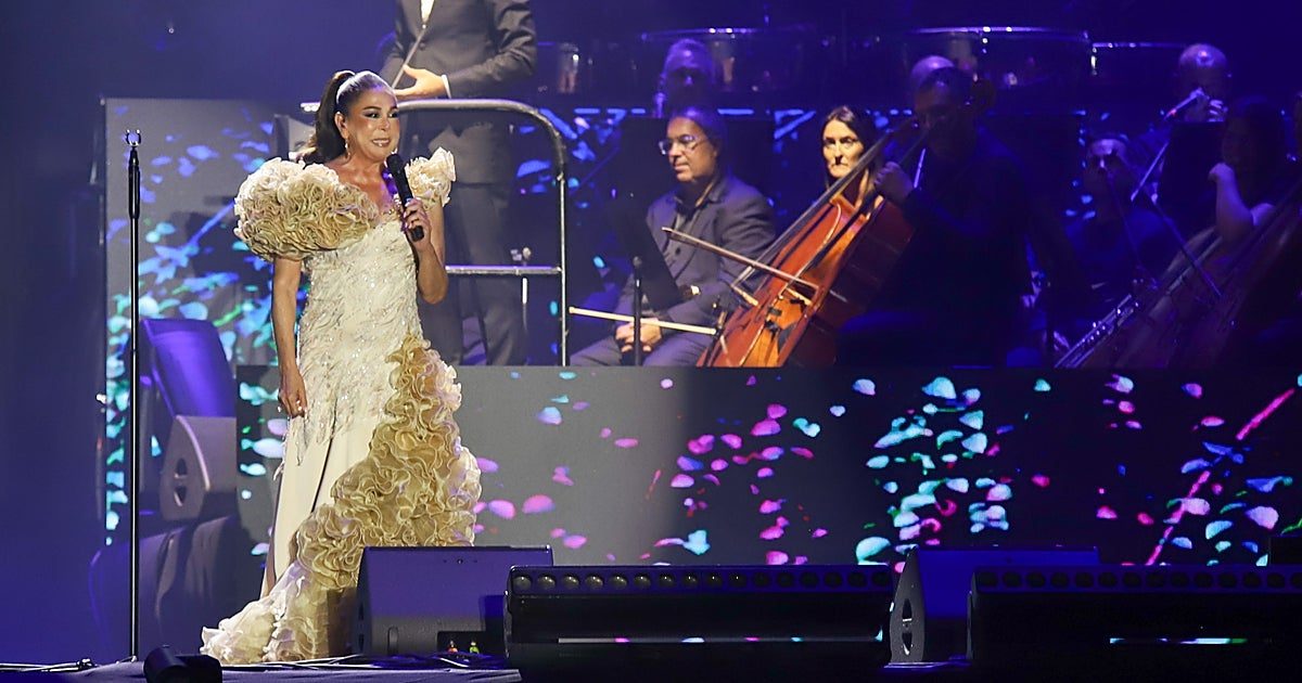 Isabel Pantoja invita a su nuera, Lola, al escenario: «Gracias, mi vida»