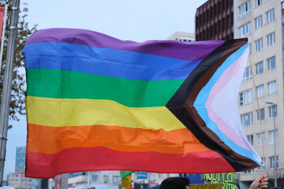 Turcja uderza w społeczność LGBT+. Policja wkroczyła do barów i klubów nocnych
