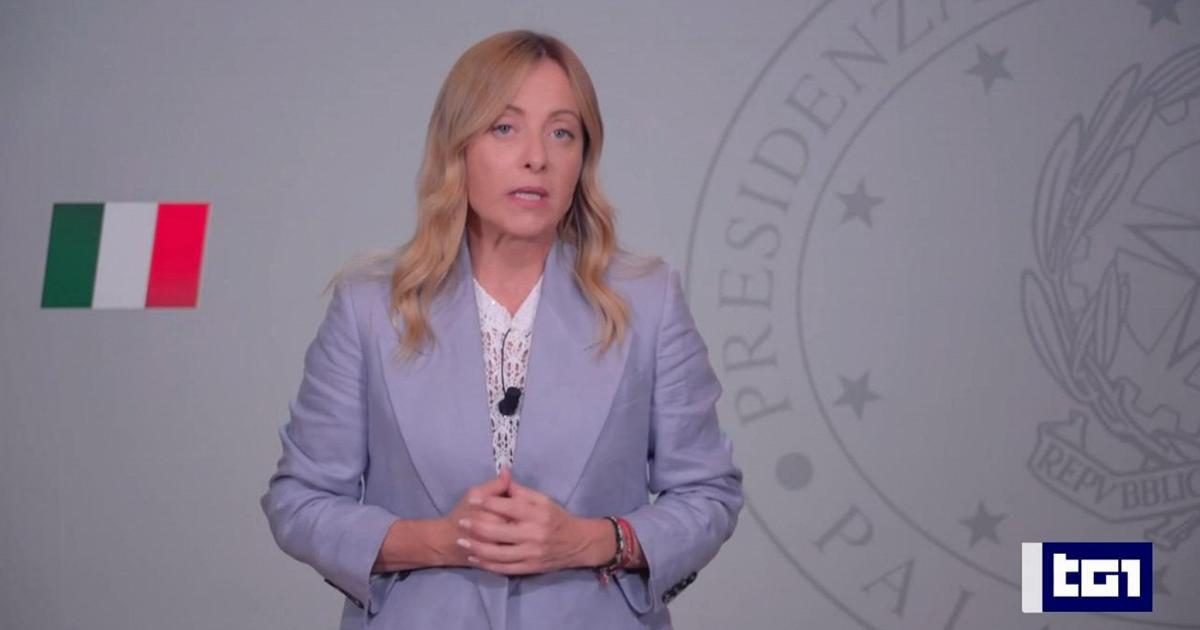 Prorogato sconto su gasolio. Meloni: "Non solo tagli accise, rafforziamo sicurezza energetica"