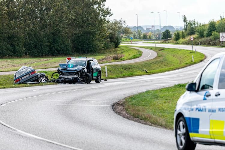 En 19-årig mand er død efter alvorlig færdselsulykke i Holbæk