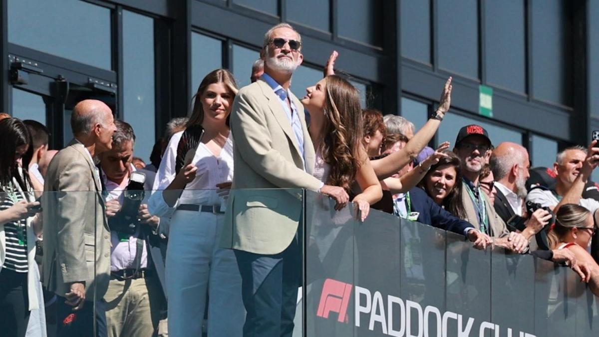 Felipe VI acude con la princesa Leonor y la infanta Sofía al GP de España en Madring