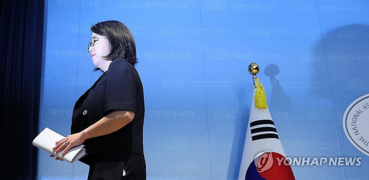 與 "용혜인, 많은 고민 했을 것"…기본소득당 "龍 결단 존중"
