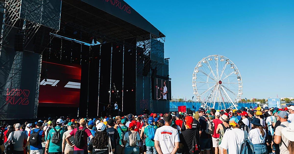 Las 'fan zone', tres maneras de vivir la gran carrera: «Es caro, pero teníamos que venir a verlo»