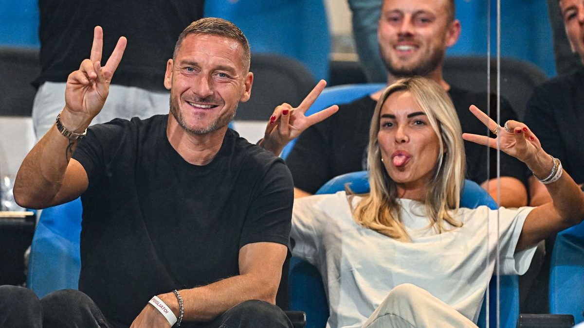 Francesco Totti festeggia 5 anni con Noemi Bocchi proprio nel giorno in cui Ilary Blasi si sposa con Bastian Müller