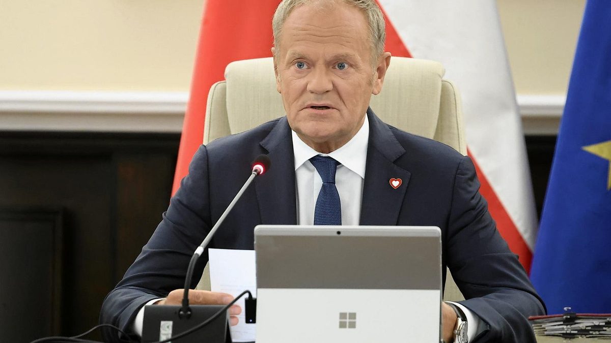 Tusk zwołał pilną odprawę ministrów. Chodzi o ataki przy polskiej granicy