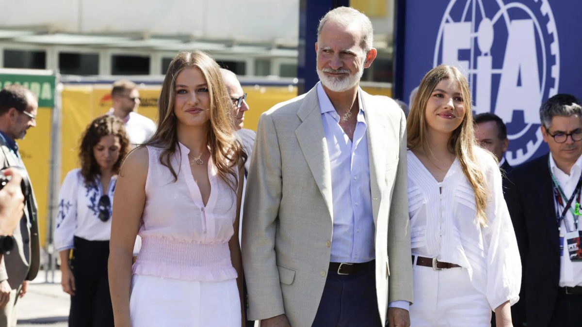 Felipe VI, Leonor y Sofía acaparan todas las miradas en su llegada a la carrera de F1 en el Madring