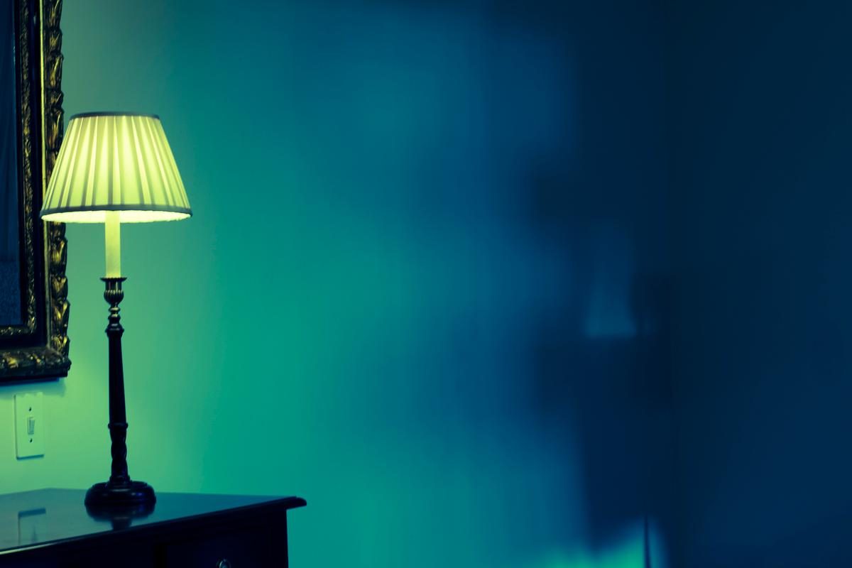 Le livre de la rentrée qui fait scandale : une veuve publie le récit des liaisons de son mari avec des prostituées