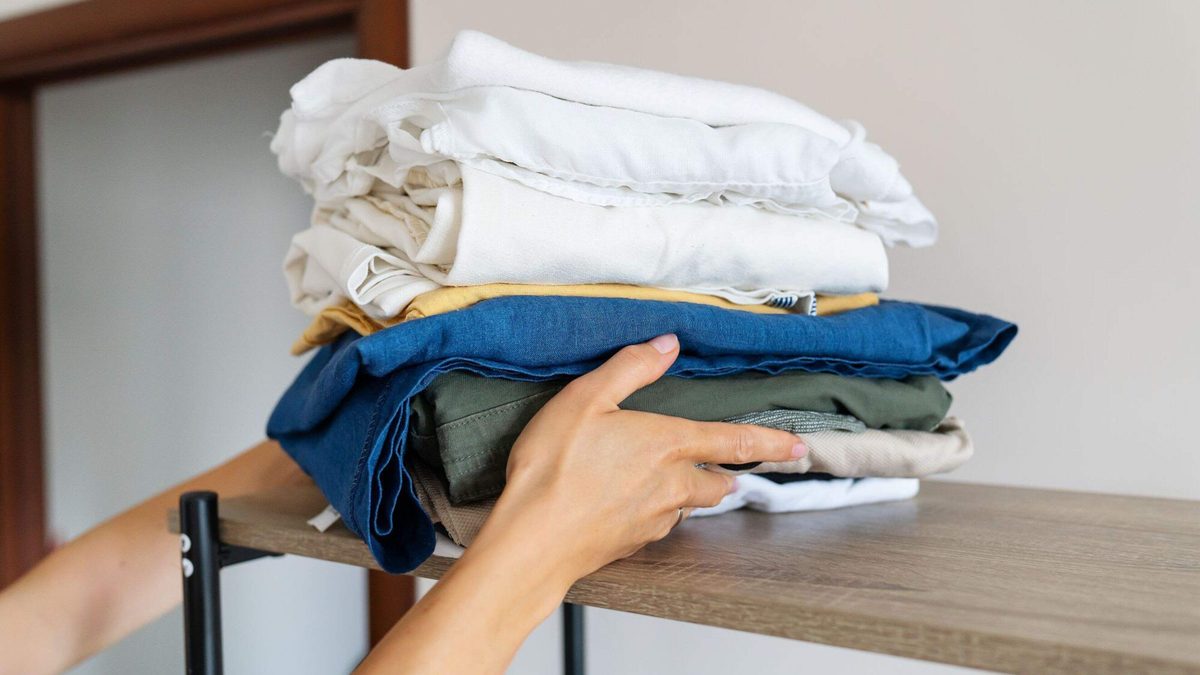 Kringloopmedewerker biecht op: ’Sommige parels verdwijnen bij mij als eerste in de tas’
