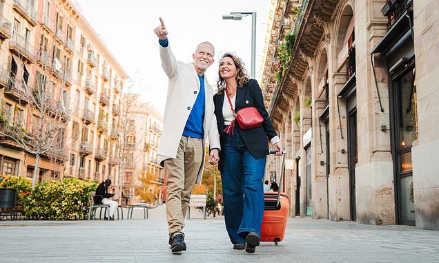You could get £351,000 more in your pension pot if you're a DINK: Here's how to translate the money you save into a muc…
