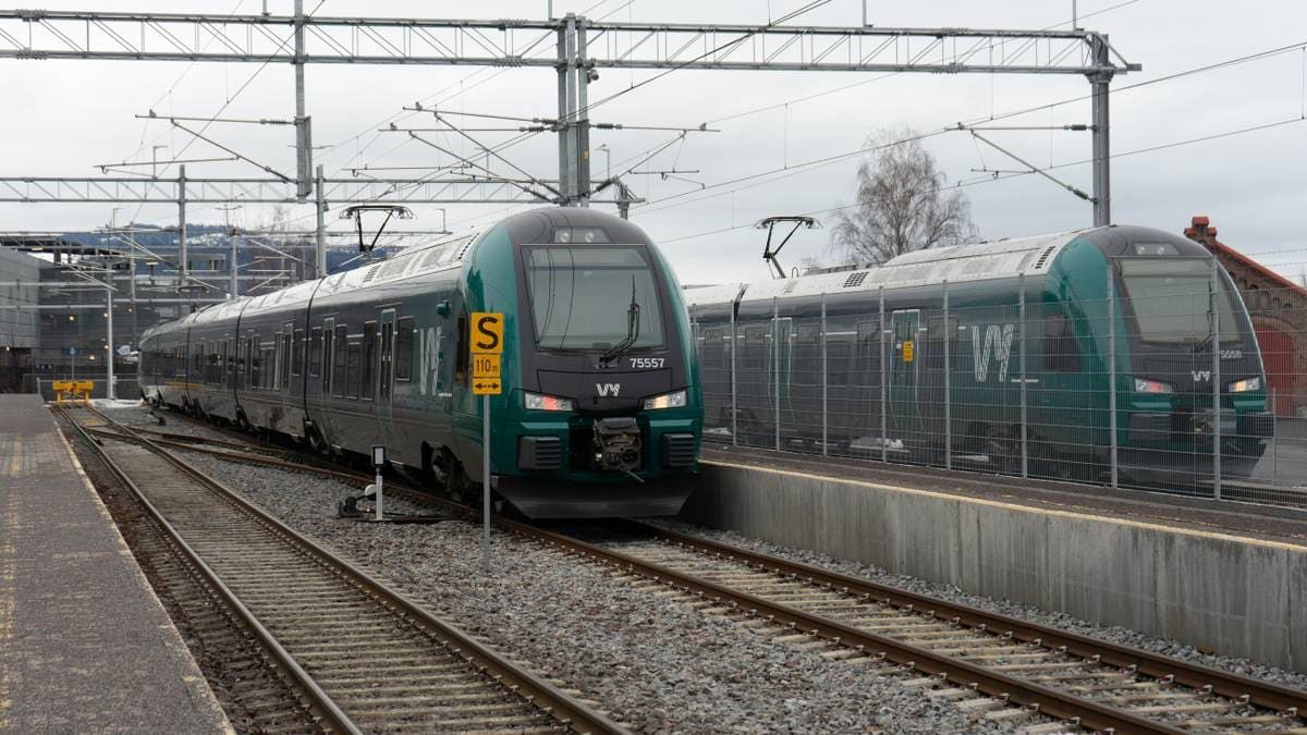 Ny uke med buss for tog: «Spøkelses­tog» lammer Gjøvik­banen