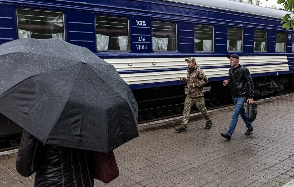 Guerre en Ukraine : Un drone russe frappe un train à seulement deux kilomètres de la frontière polonaise