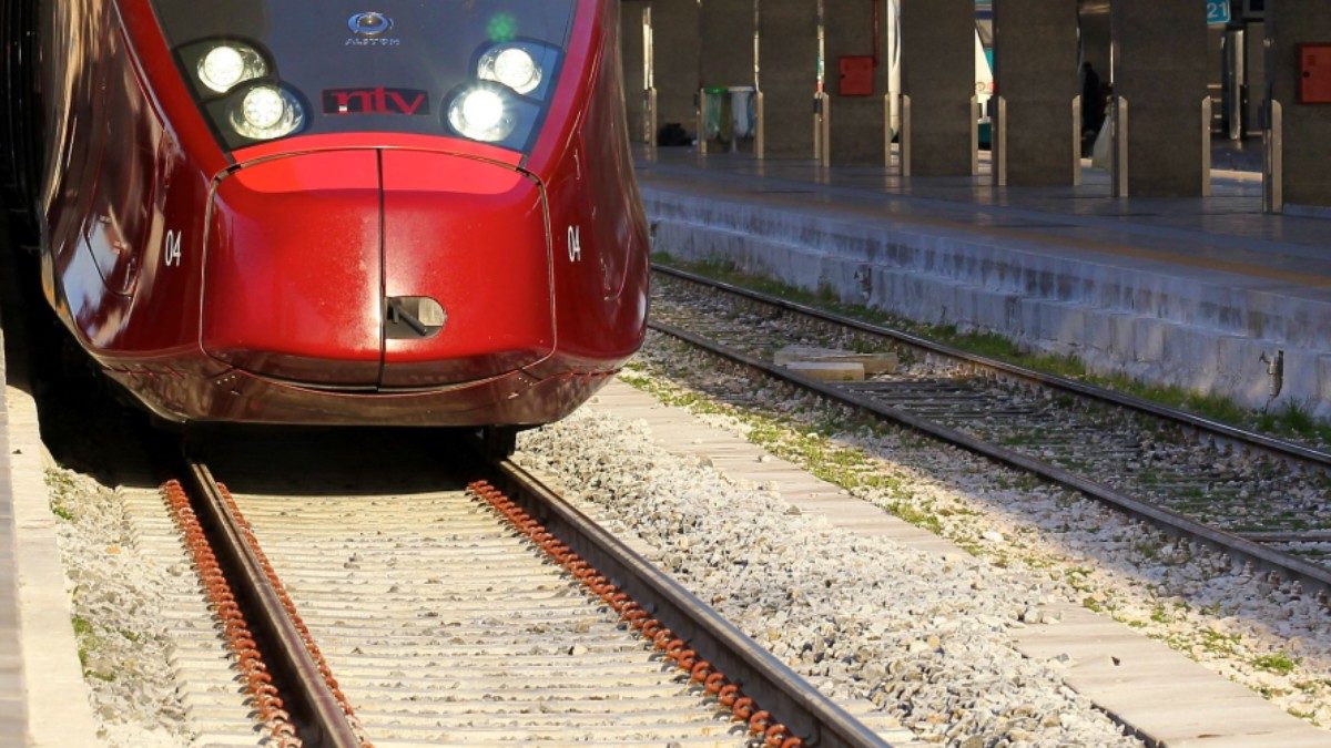 Giovane donna investita da un treno dell’Alta velocita alla stazione di Milano Lambrate