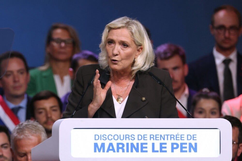 En rentrée politique à Hénin-Beaumont, Marine Le Pen veut appliquer « la priorité nationale » dans l'accès au logement