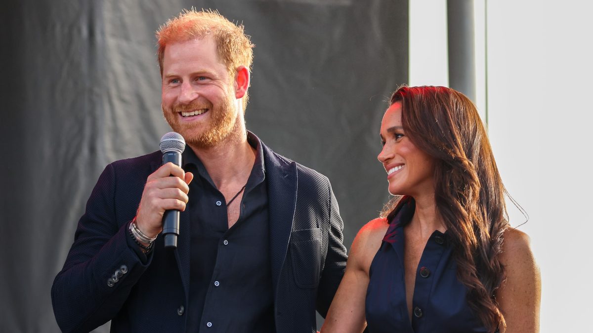 Prins Harry en Meghan terug op Britse bodem, maar warm welkom blijft uit