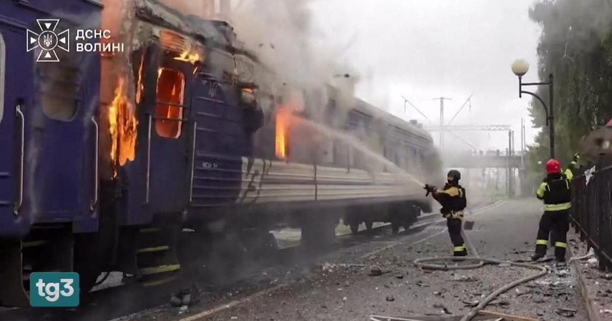 Droni russi colpiscono al confine tra Polonia e Ucraina, Varsavia: "Escalation russa"