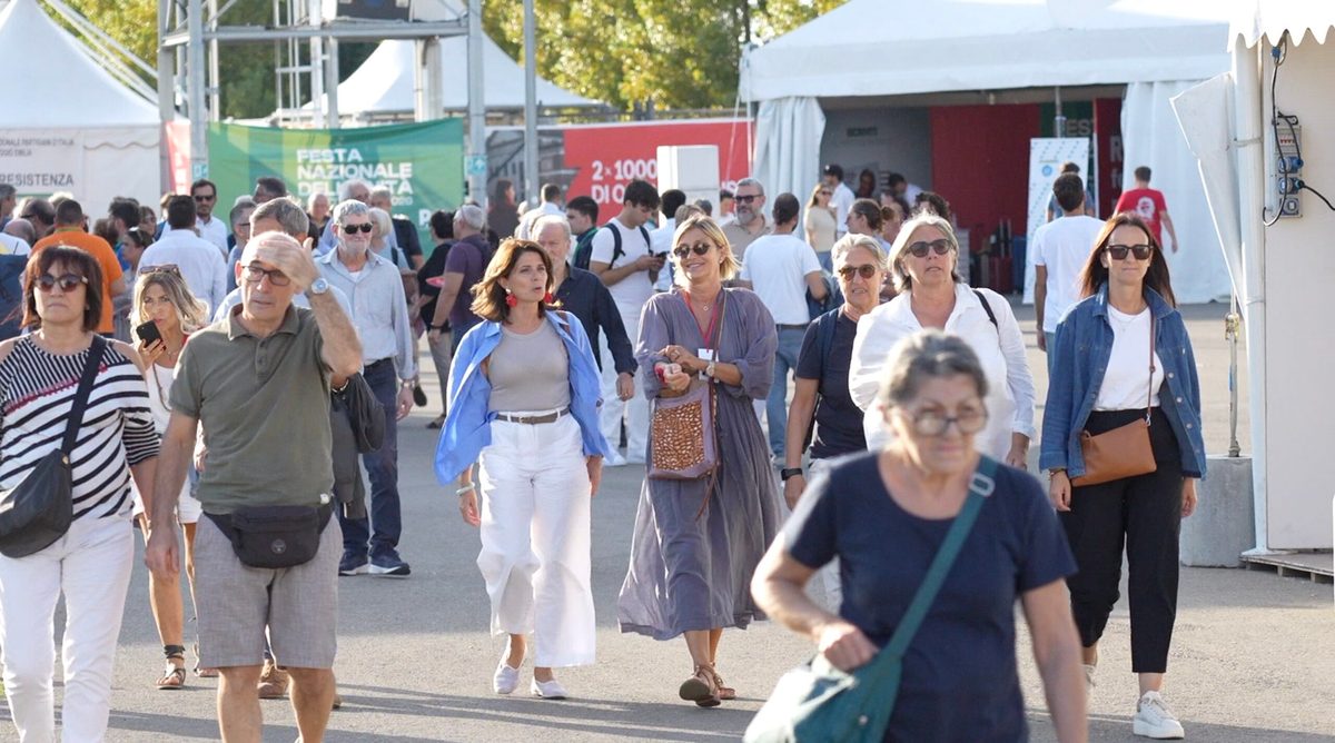 “Chi vota per le armi non può stare nel centrosinistra”. Le voci della base Pd alla festa nazionale dell’Unità (in sint…
