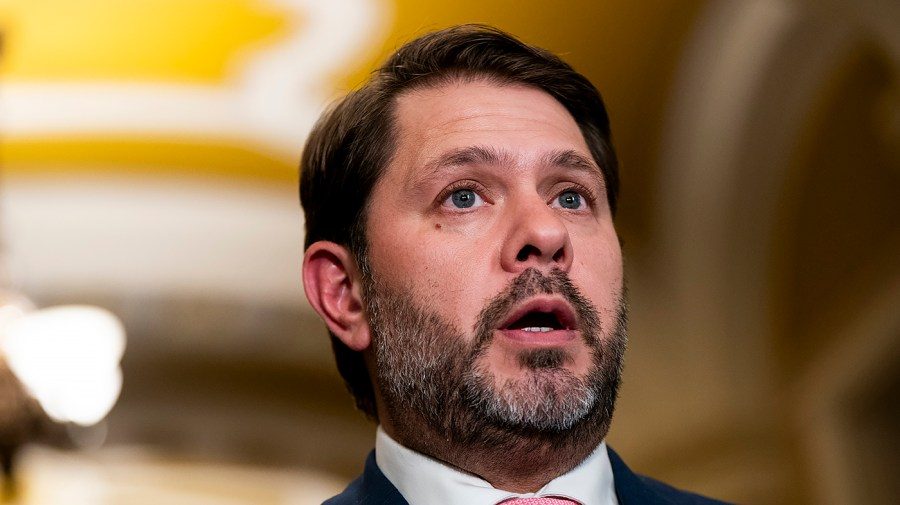 Gallego on AI leaders backing slowdown: ‘Akin to Dr. Frankenstein telling us "The monster is loose"’
