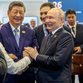 India houdt graag Rusland en China te vriend, maar wil de VS ook niet voor het hoofd stoten