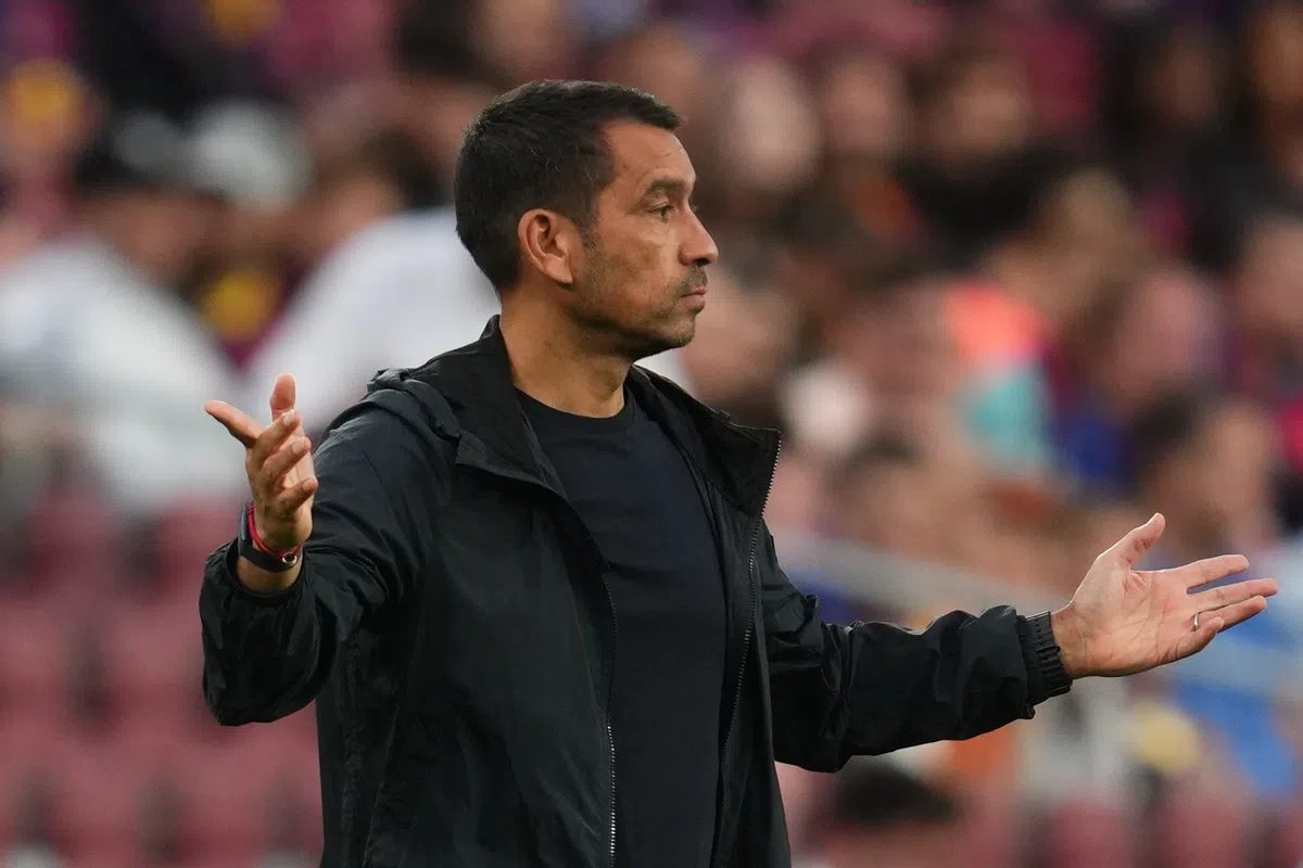 Opstelling Feyenoord: Van Bronckhorst zet Valente op de linkerflank tegen PEC