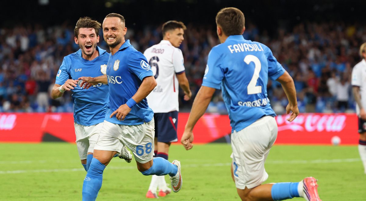 Napoli-Bologna 1-0, le pagelle: Favasuli (7) decisivo nella ripresa, Lobotka (7) non sbaglia, Bernardeschi (5,5) perde…