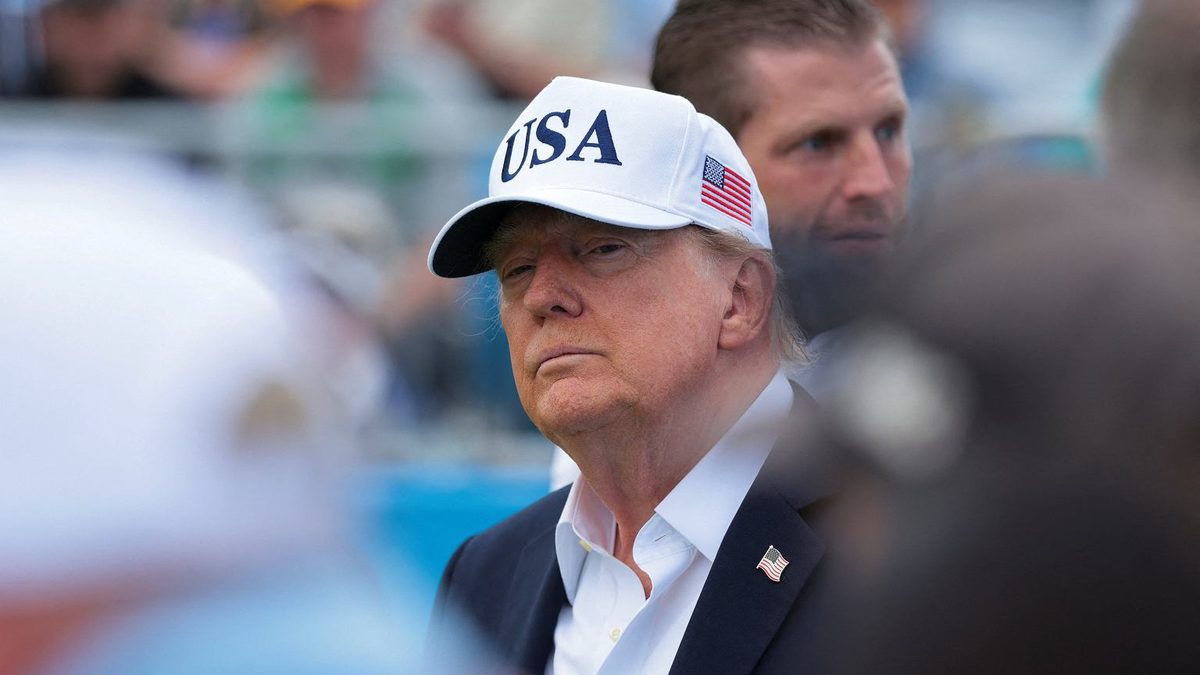 Trump naciska na Zełenskiego: Musi zrobić jedną rzecz - przestać niszczyć paliwo w Rosji