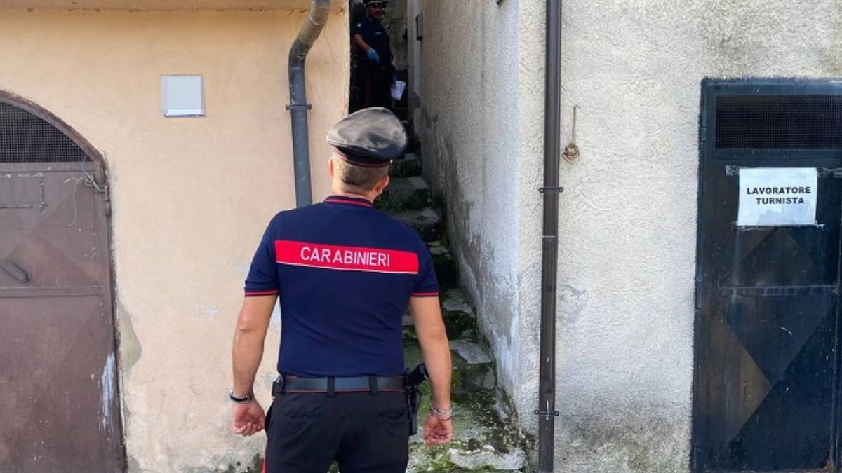 Uccide la suocera 97enne che accudiva insieme alla moglie. L’ha soffocata con un sacchetto