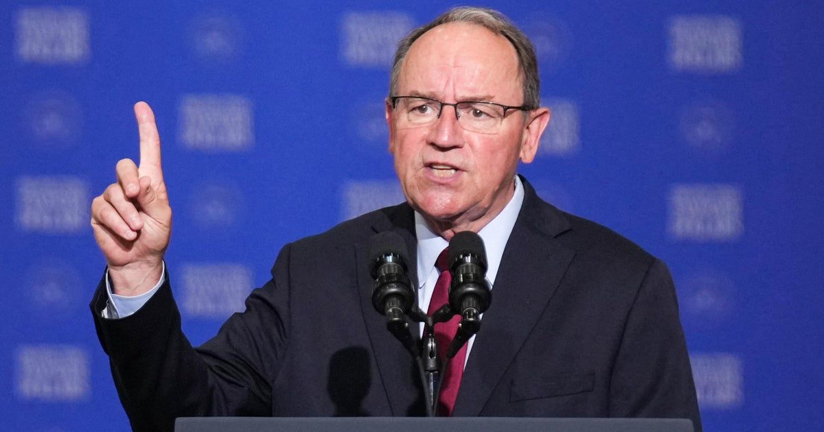 Wisconsin Congressman suffers minor injury after lake emergency landing