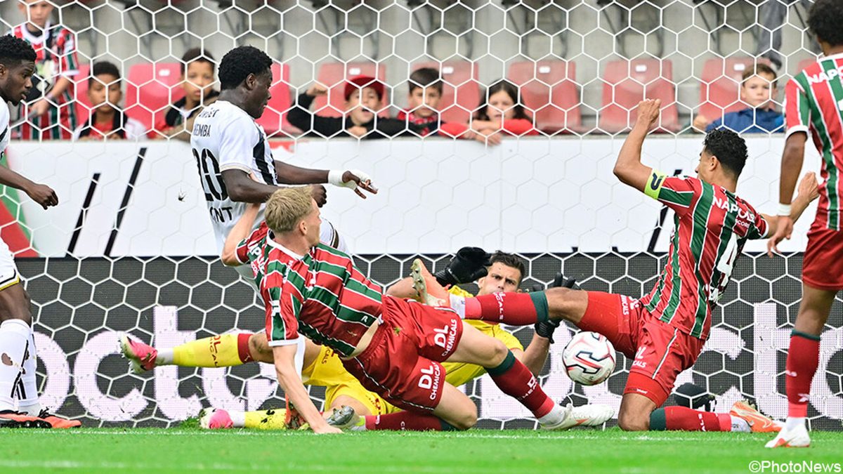 LIVE: Charleroi krijgt meteen gigantische kans op 0-1, Zulte Waregem komt goed weg