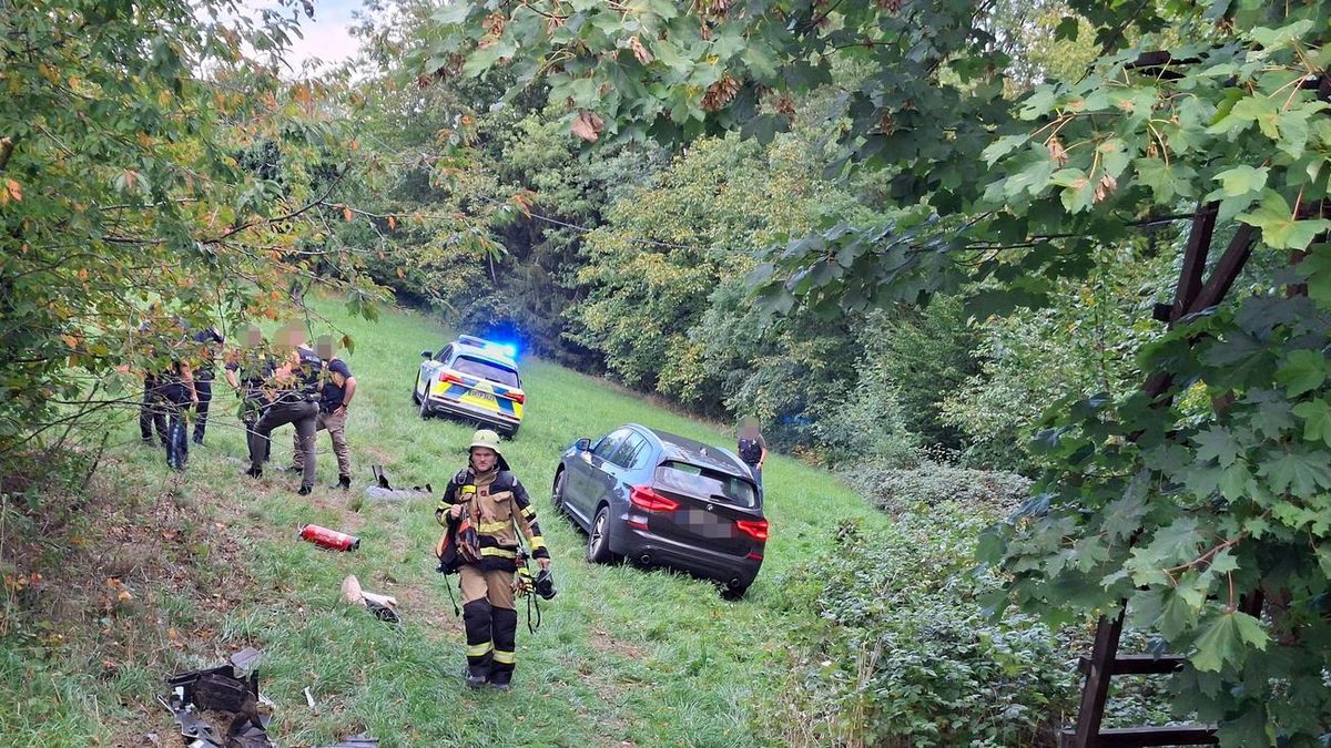 Auto zuvor gestohlen: Jugendlicher liefert sich Verfolgungsjagd - Polizei schießt
