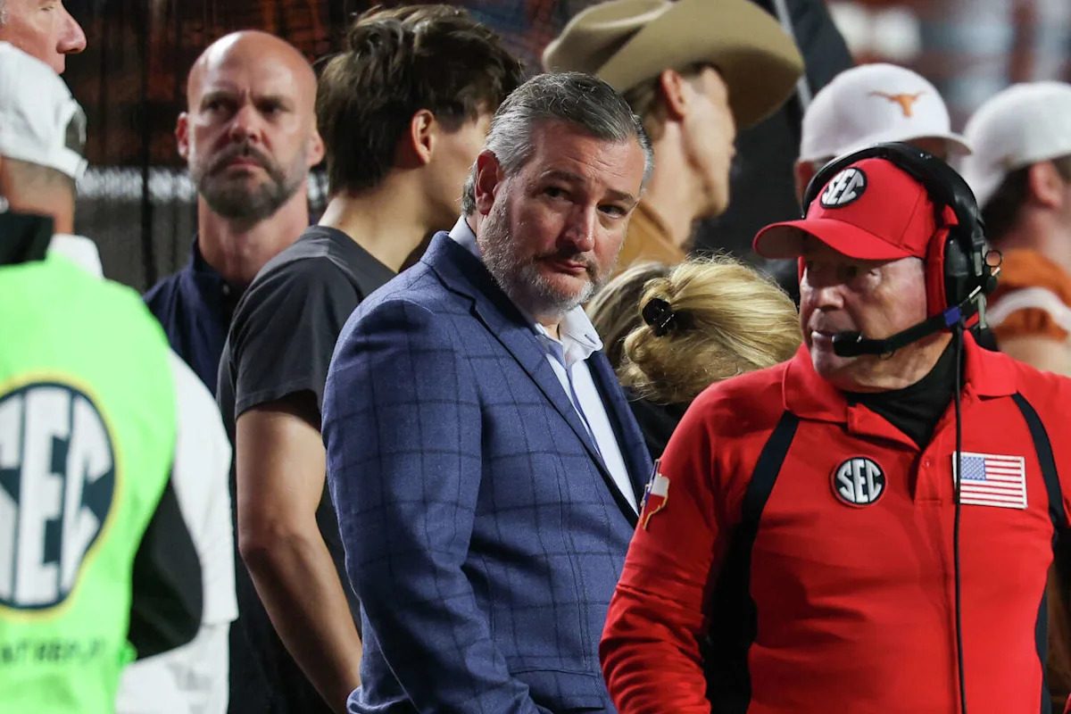 Ted Cruz brags about death of supposed sports curse after Texas win