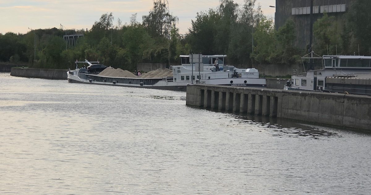 Un trou dans la coque d’une péniche détecté par les plongeurs du GRIMP à Couillet