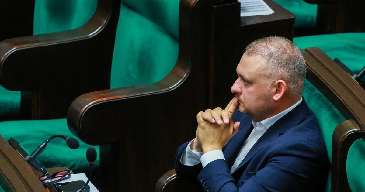 Ujawniamy, co europejscy śledczy mają na posła Króla. Dlatego chcą aresztu