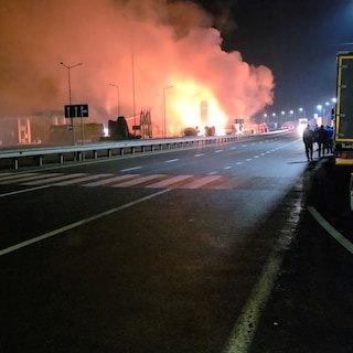 Polen stuurt gevechtsvliegtuigen de lucht in na Russische aanval vlak bij Poolse grens