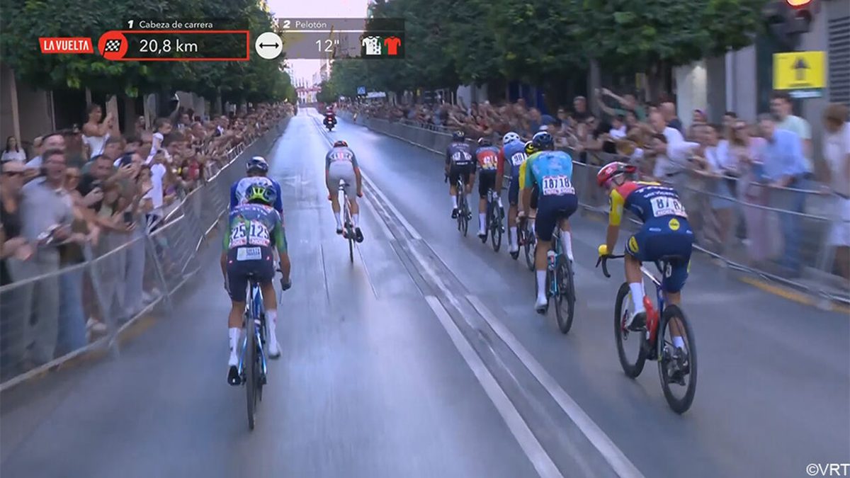 LIVE Vuelta: Kopgroep van 9 met Matthew Brennan begint aan voorlaatste ronde, kort gevolgd door peloton met Wout van Ae…