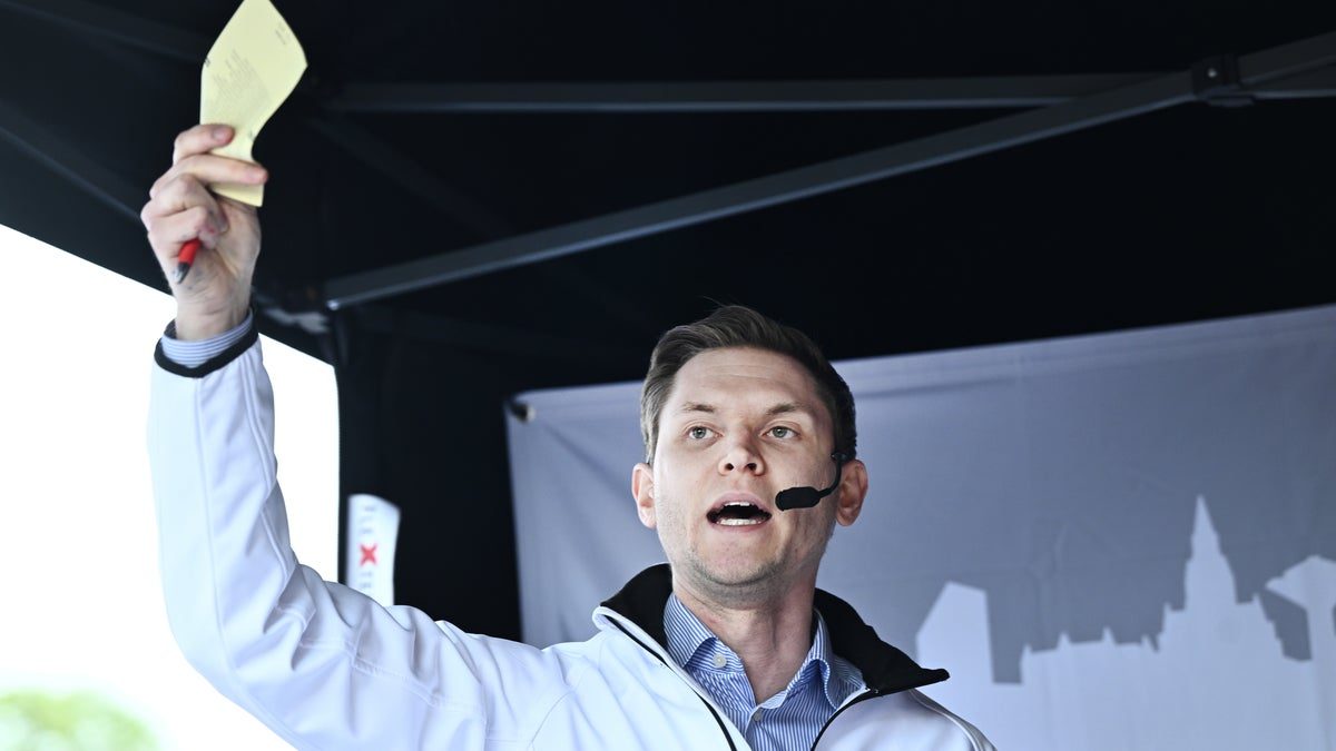 Tufft läge för Allard – långt från riksdagen