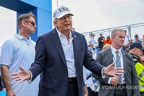 트럼프, 또 "아일랜드 통일 지지", "스코틀랜드 얘긴 나중에"