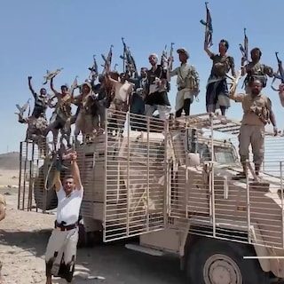 Houthi’s jagen duizenden vluchtelingen voor zich uit in offensief naar het zuiden