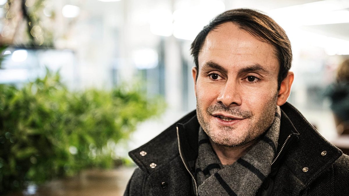 Nyans partiledare Mikail Yüksel avgår